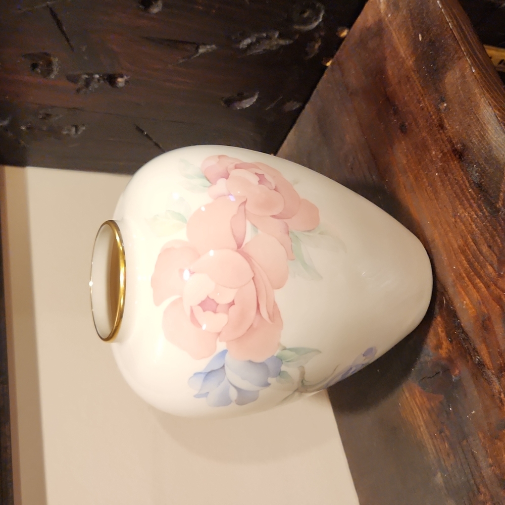 Lenox Chatsworth Floral Vase